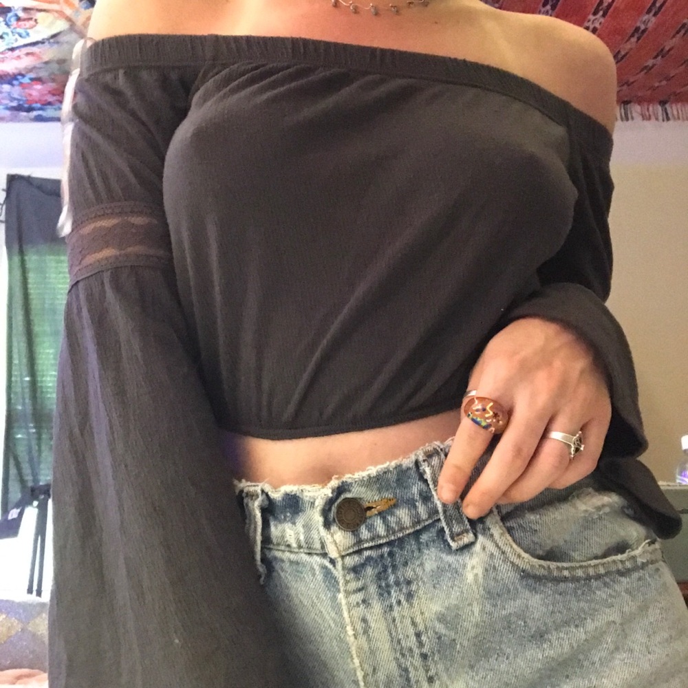 pacsun long-sleeve flow crop top